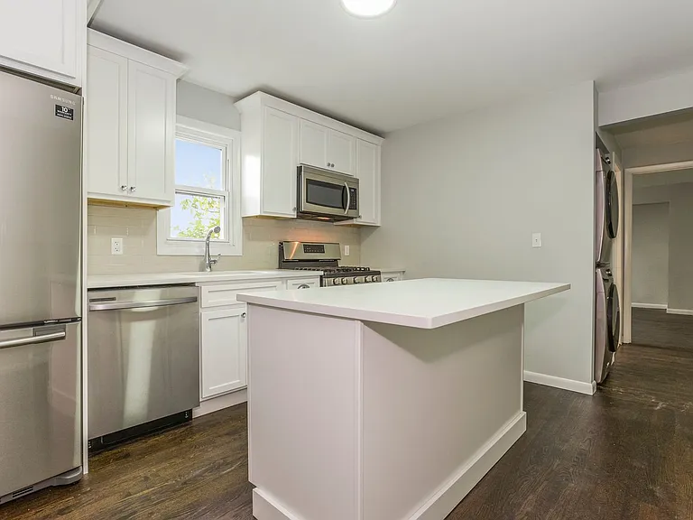 140 Nash Street — Photo 2