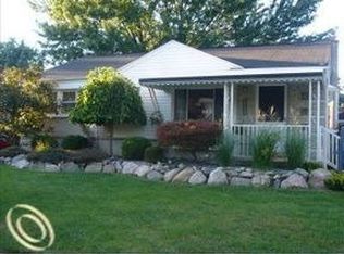 29680 Minton St, Livonia, MI 48150