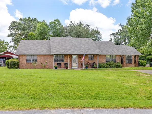 104 W Perry St, Frankston, TX 75763