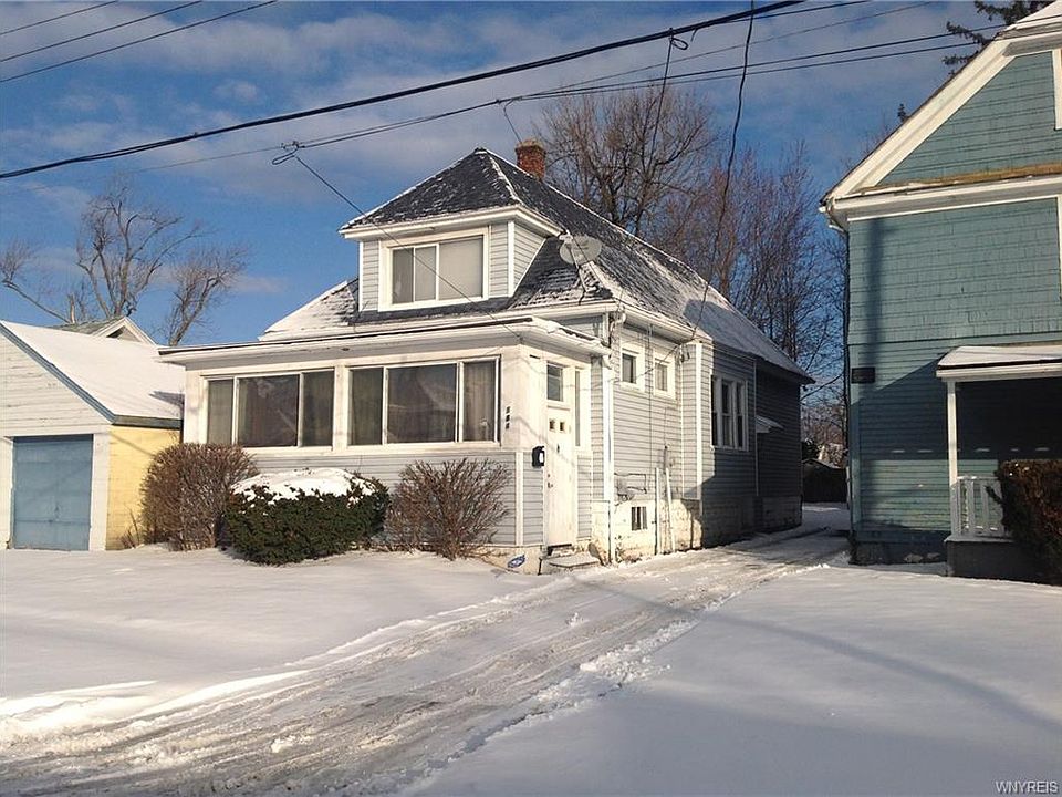 2nd image of 184 Hutchinson Ave