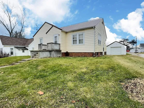 204 Jefferson St, Pine Village, IN 47975