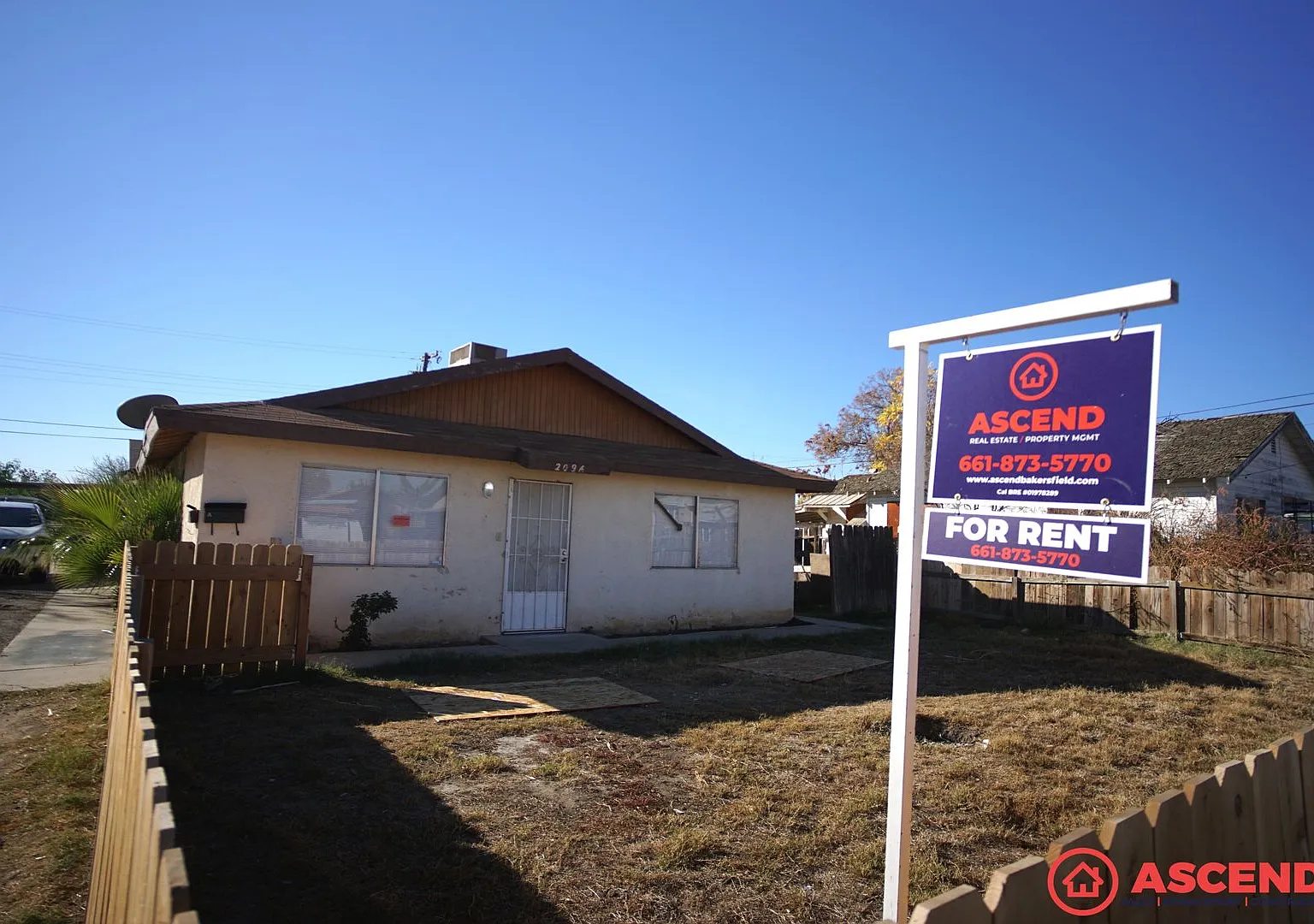 209 E. Warren Ave — Photo 1