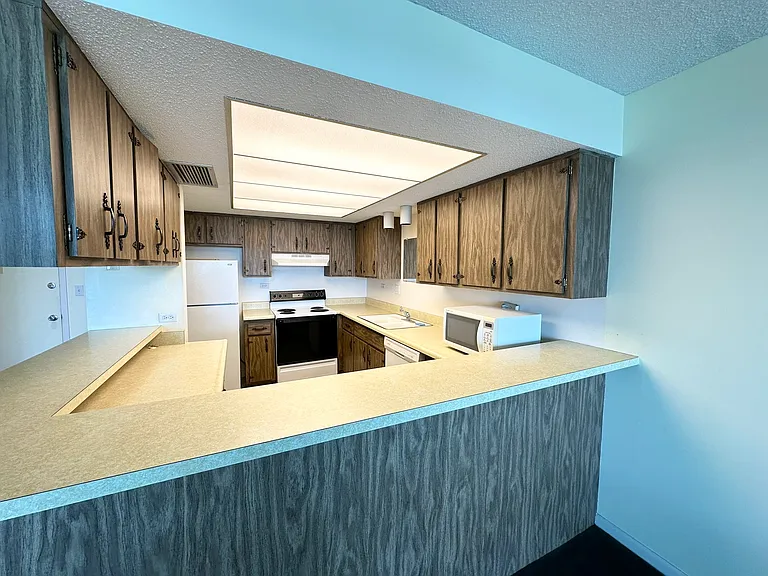 450 Treasure Island Cswy #609 — Photo 4