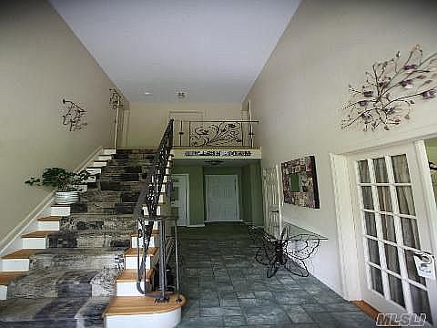 5th image of 12 Cedar Dr