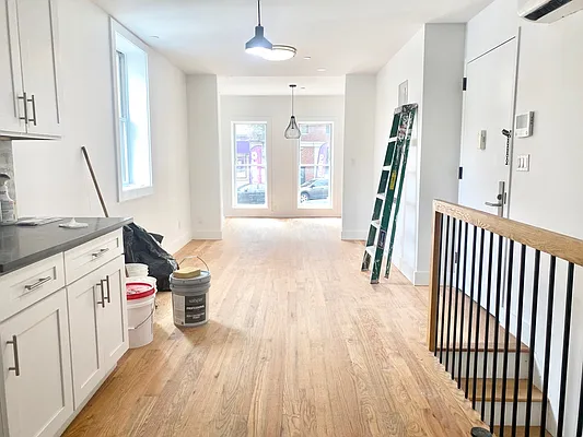 Rented by EastMount Realty LLC | media 11