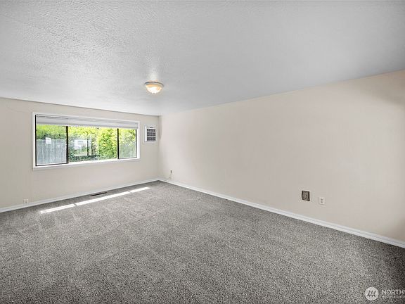 4th image of 15205 Grant Avenue SW