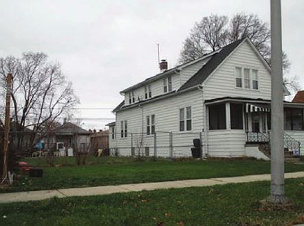 2nd image of 588 Forsythe Ave