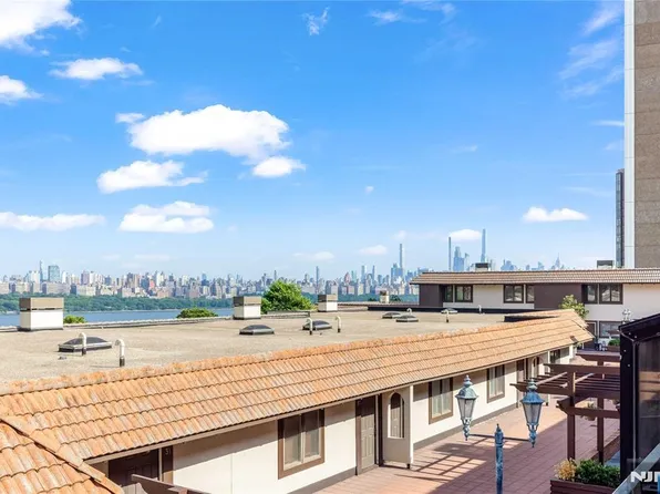 300 Gorge Rd APT 8, Cliffside Park, NJ 07010