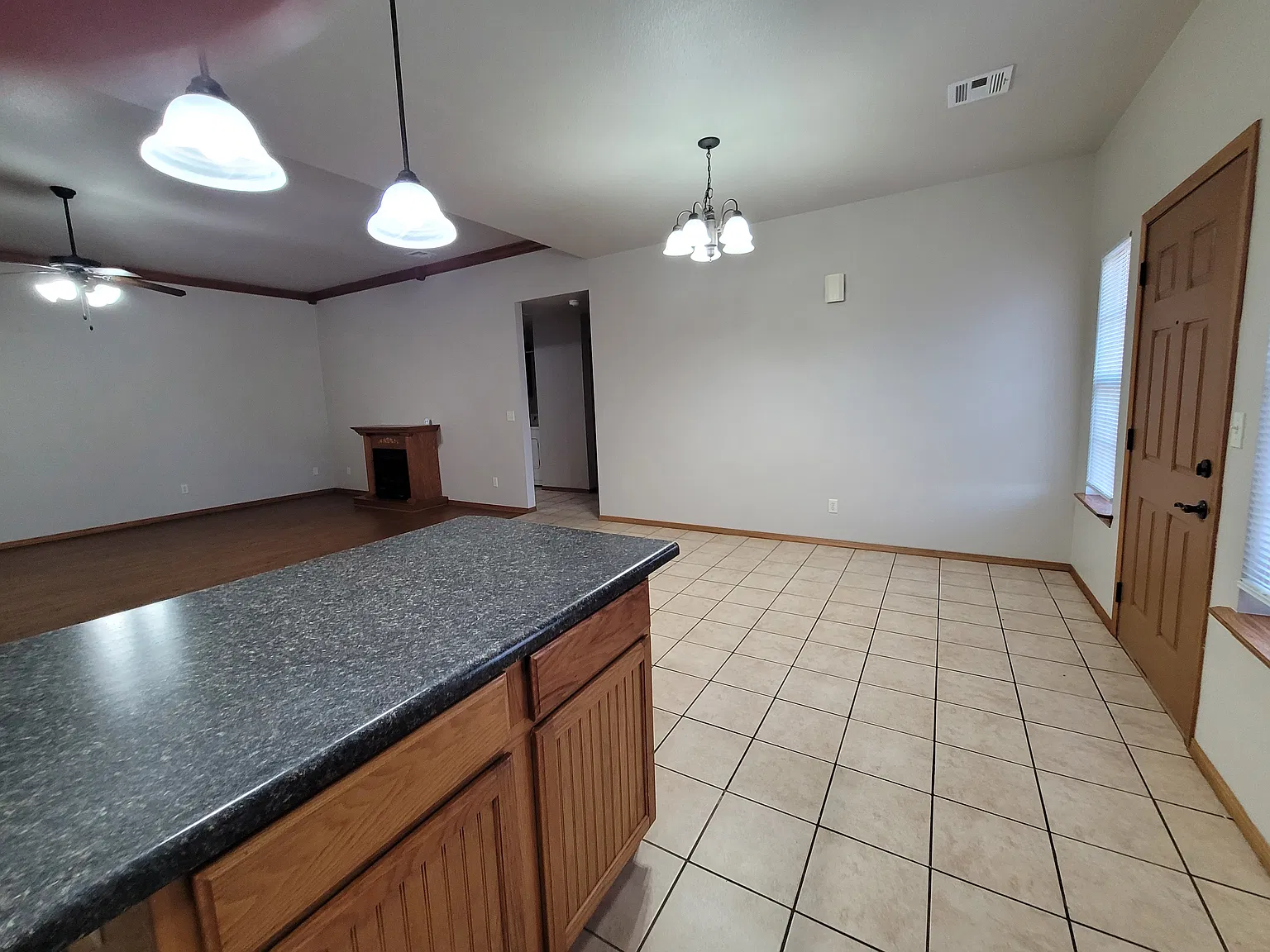 3 bed, 1500 sqft, $1,350 — Photo 3