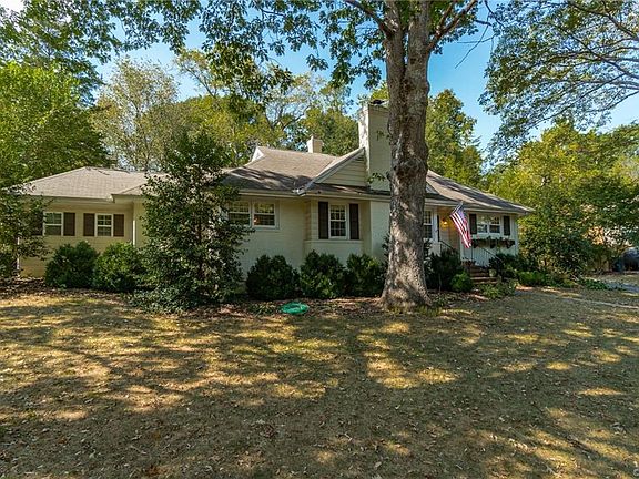 5th image of 218 Roslyn Hills Dr