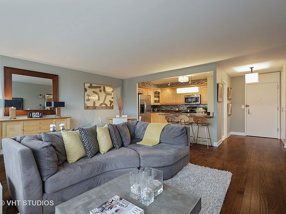 3rd image of 2800 N Lake Shore Dr APT 312