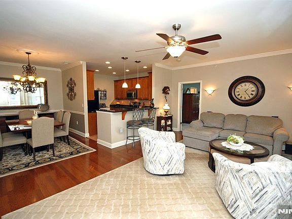 3rd image of 4 QUARRY Drive #B3