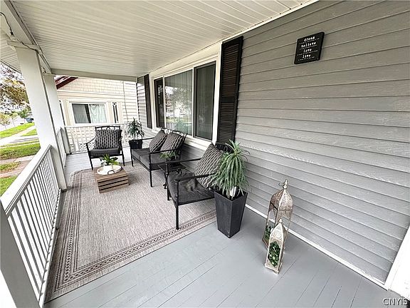 2nd image of 124 Curtis Pl