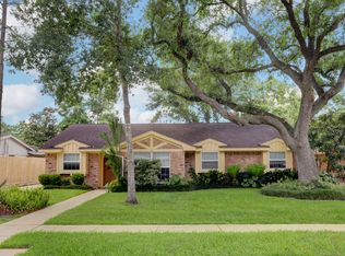 5750 Wigton Dr, Houston, TX 77096