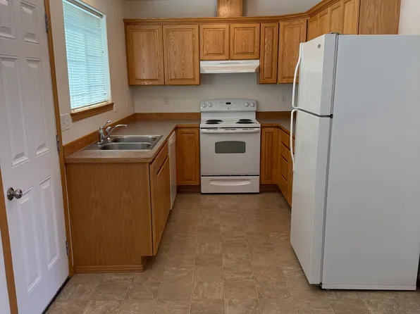 1015 N Baker Ave, East Wenatchee, WA