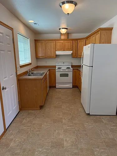 1015 N Baker Ave #10 Photo 1
