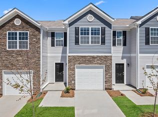 17 Moorlyn Ln, Greer, SC 29650