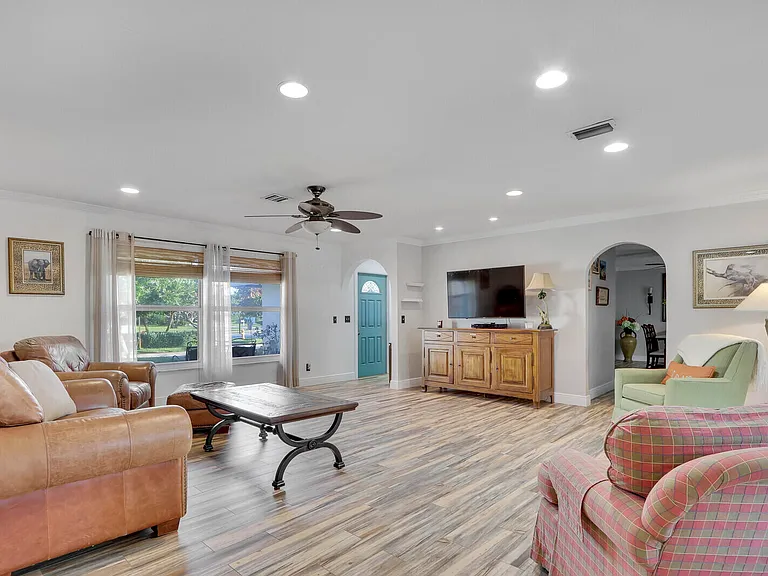 5140 Laird Ln — Photo 9