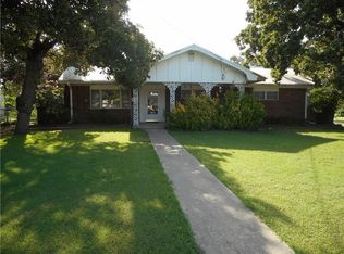 403 Cowan St, Bowie, TX 76230
