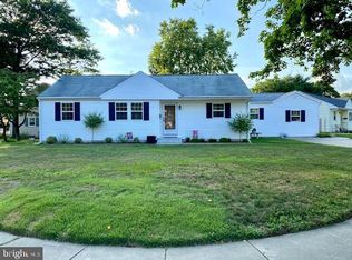 6 Gainor Ave, Maple Shade, NJ 08052