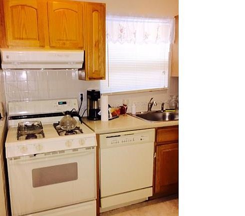 4th image of 2404 Lodovick Ave