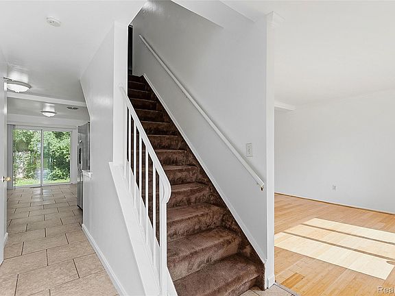 2nd image of 26066 Franklin Pointe Dr