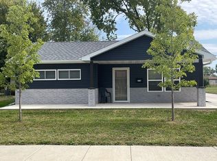 1210 Douglas Dr, Sterling, IL 61081