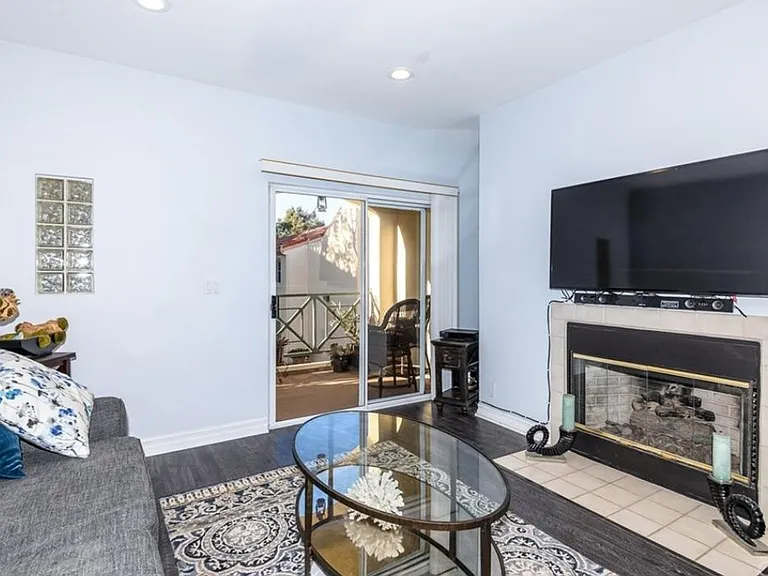 5500 Torrance Blvd #230 — Photo 4