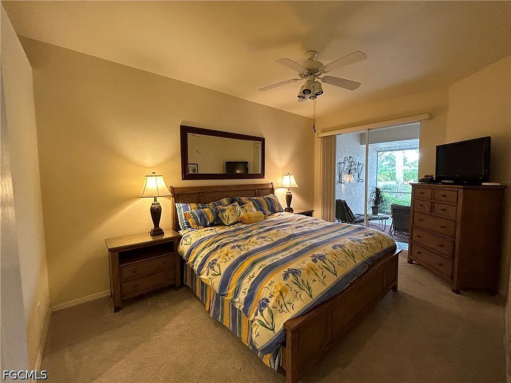 2 bed, 2.0 bath, 1310 sqft, $2,000 — Photo 2