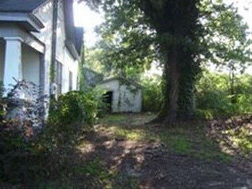 2nd image of 209 S Pine