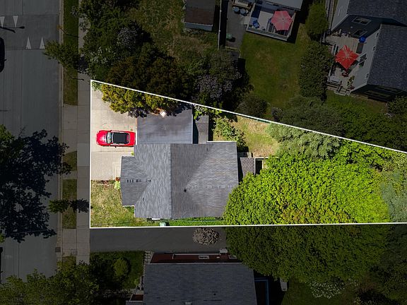 2nd image of 6477 Roslyn Rd