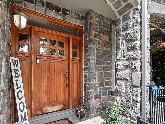 4th image of 2613 Beacon Hill Dr