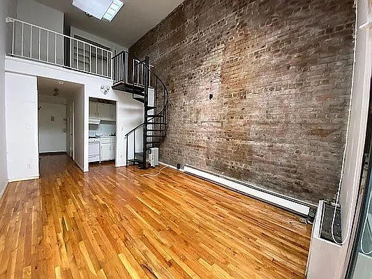 3rd image of 328 W 11th St APT 4E