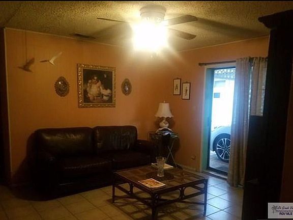 3rd image of 2714 Columbus Dr