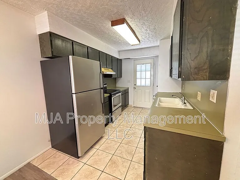1165 Edgewood Dr #7 — Photo 13