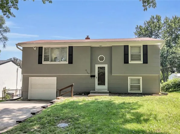 8105 NE San Rafael Dr, Kansas City, MO 64119