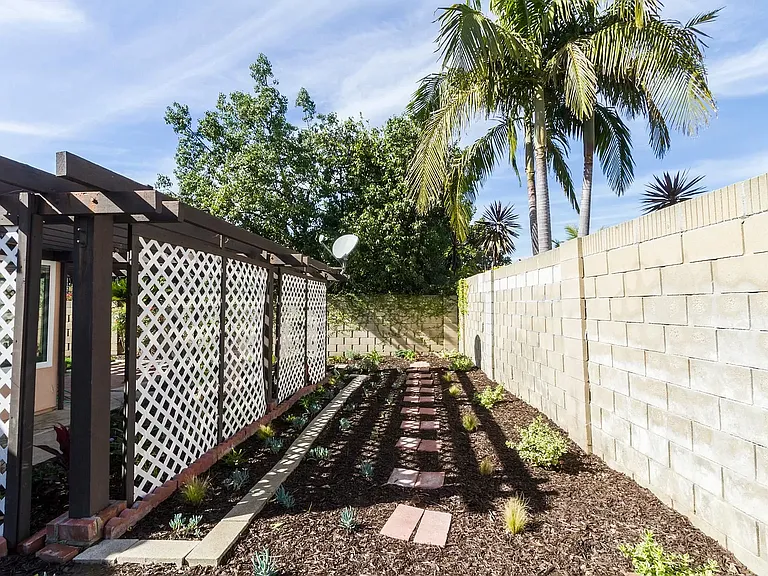 966 Goldenrod Dr — Photo 16