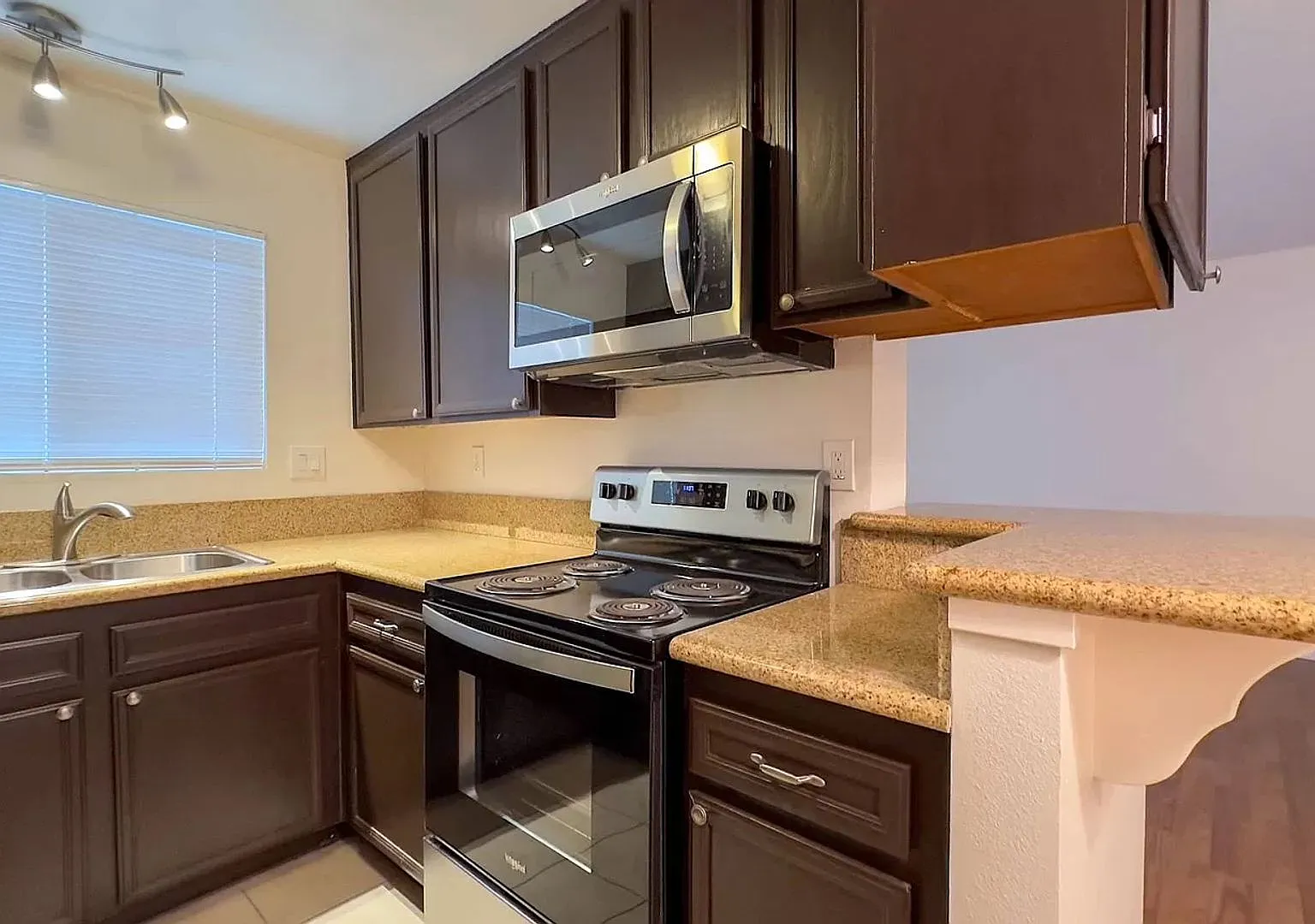 North Park - Renovated Apartment w/ Patio and Parking — Photo 4