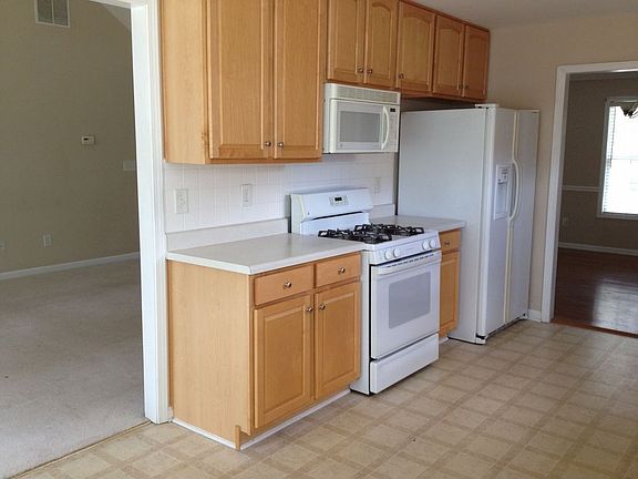 5th image of 4764 Saint Bernard Dr