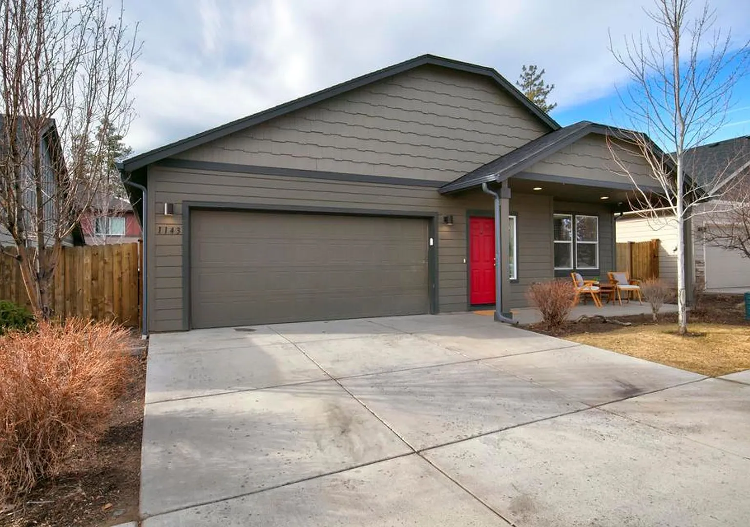 Delightful single level home in Sisters! — Photo 2