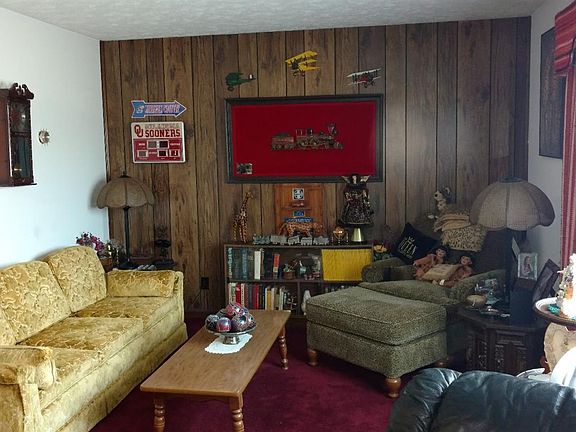 2nd image of 836 Birch Dr