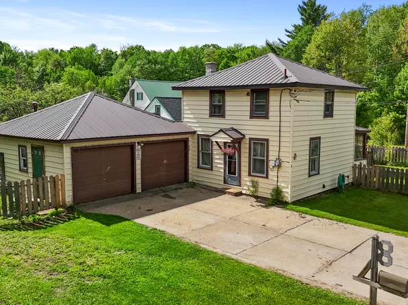 8 School St, Saranac Lake, NY 12983