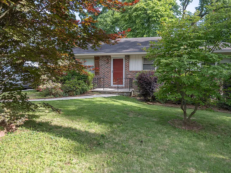 2945 Harcourt Dr — Photo 1