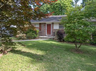 2945 Harcourt Dr, Decatur, GA 30033