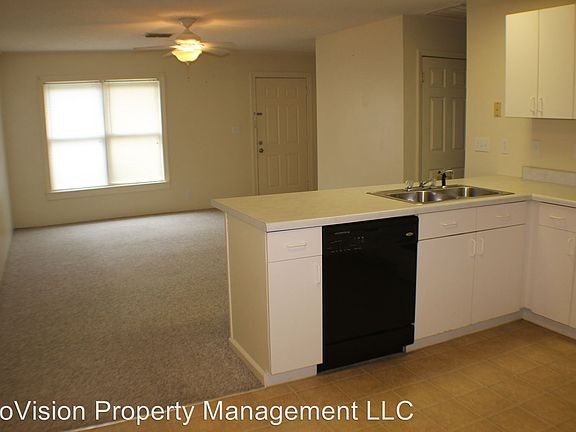4th image of 140 Churchill Ln