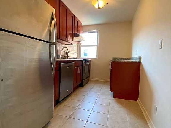 2nd image of 2061 23rd St Floor 2
