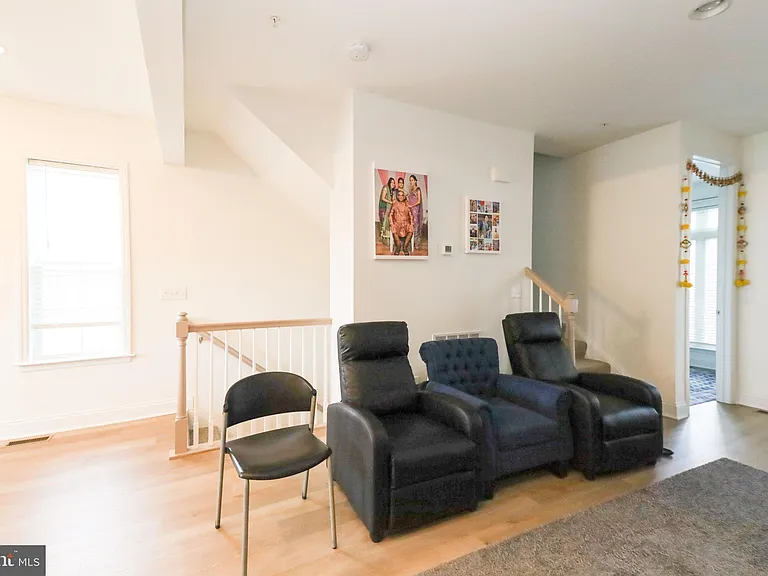 1317 Canning Way — Photo 40