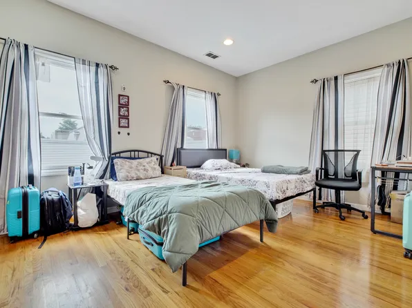 131 Webster Avenue image 5 of 14