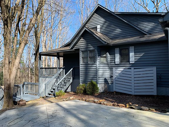 3rd image of 590 Lazy River Ln