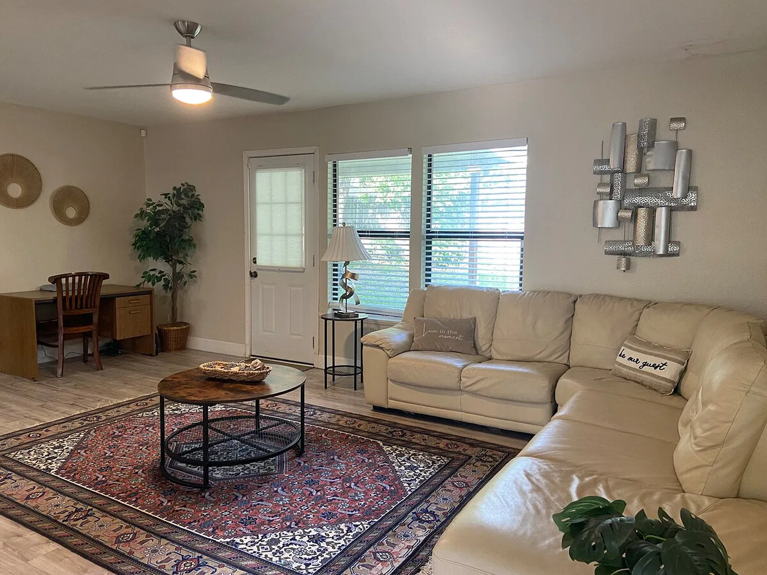 4 bed, 2.0 bath, 1786 sqft, $3,591 — Photo 3